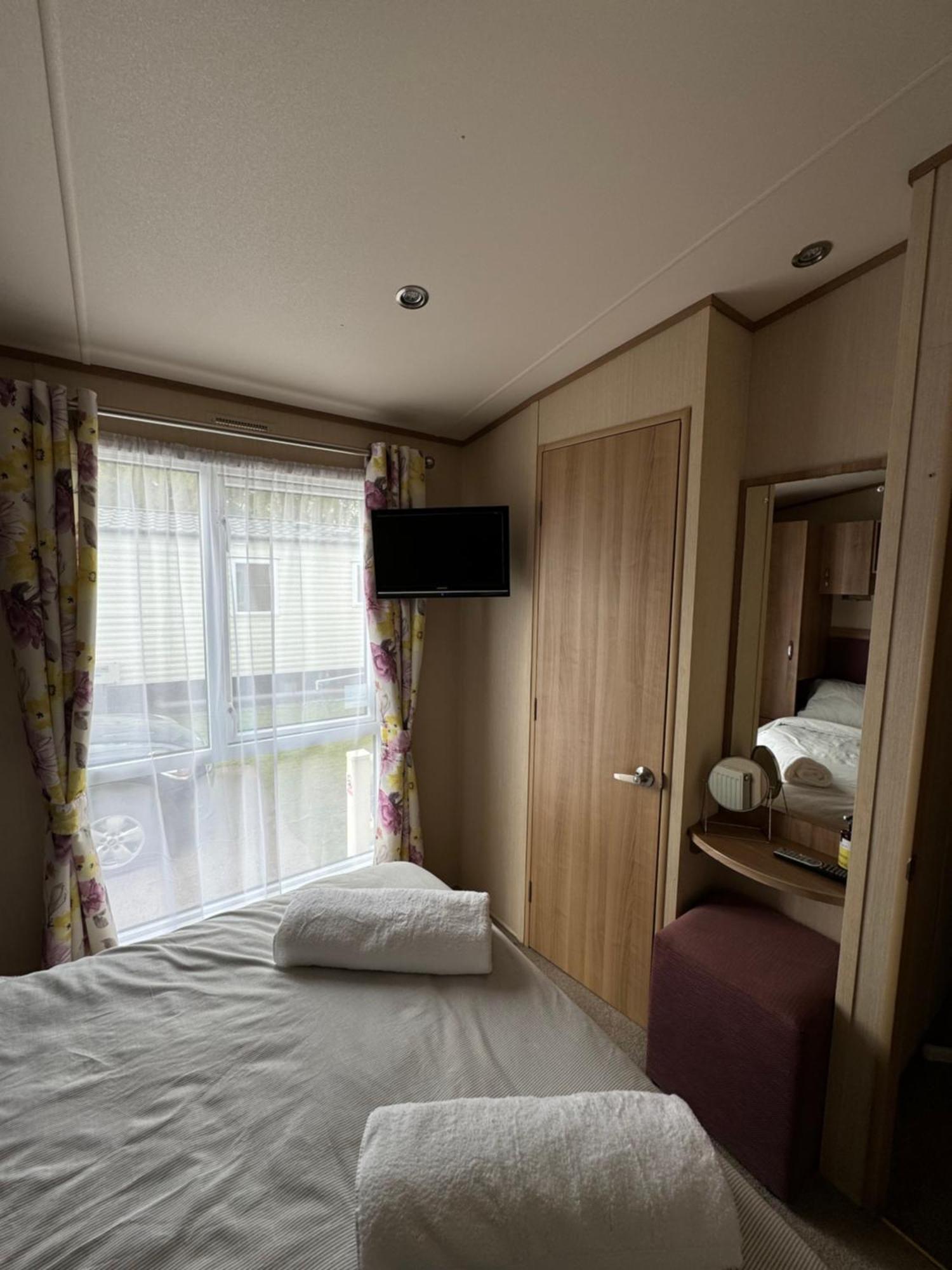 Hot Tub Retreat At Tattershall Lakes Exterior foto
